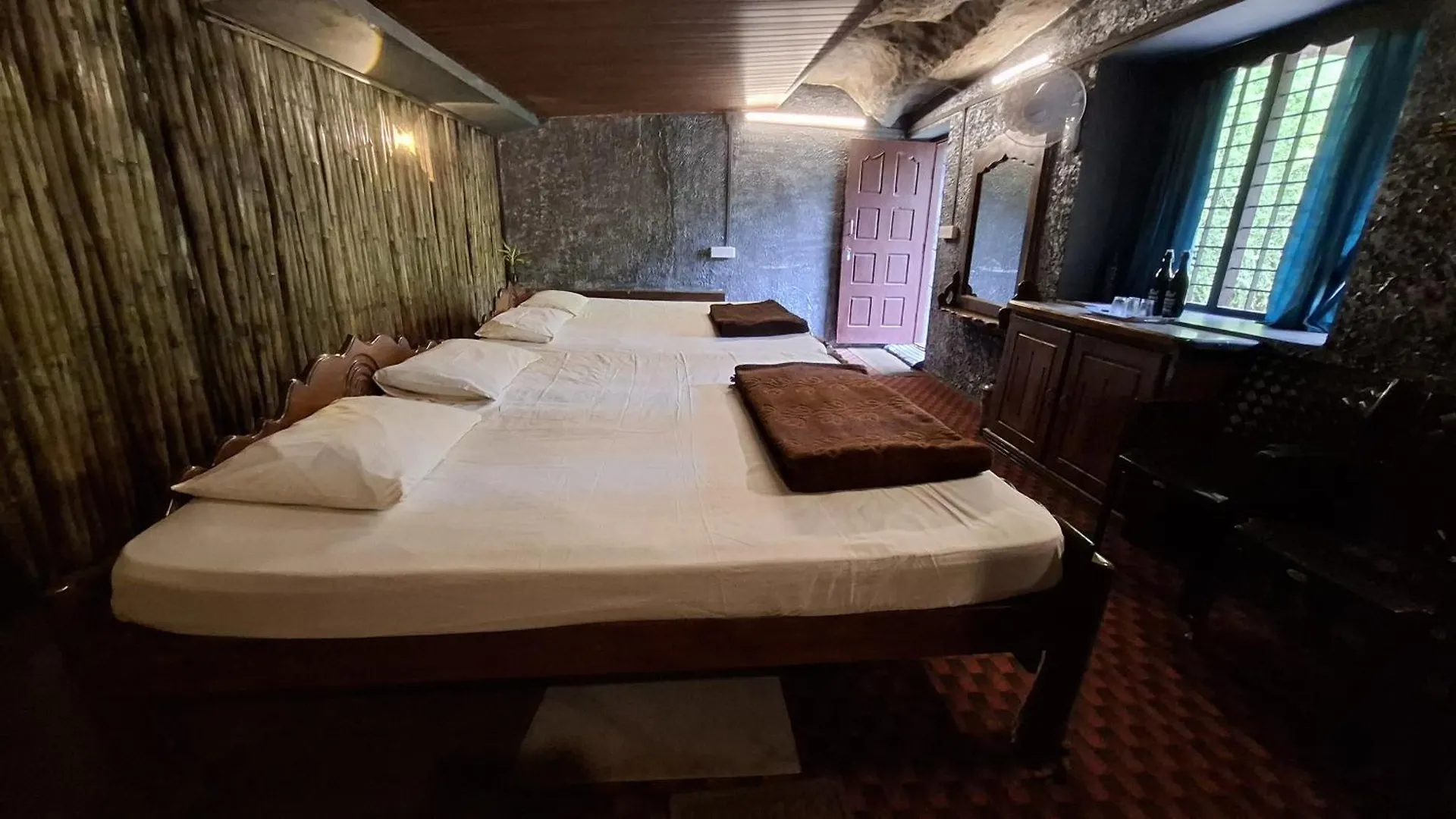 Privatunterkunft Escape Natural Farm Stay - Cave Kanthalloor